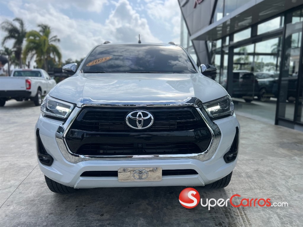 2025 Toyota Hilux SRV — foto 2 / 12