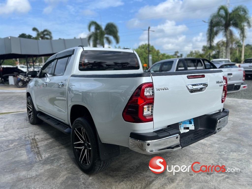 2025 Toyota Hilux SRV — foto 4 / 12