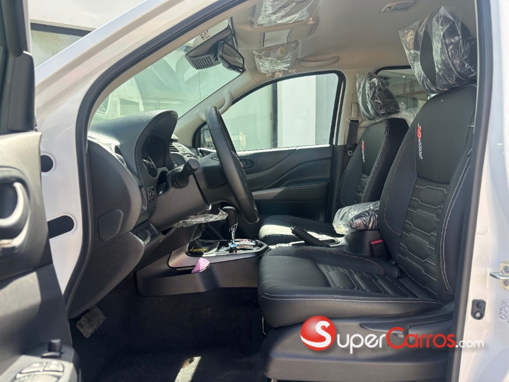 2026 Nissan Frontier Pro-4X — foto 3 / 7