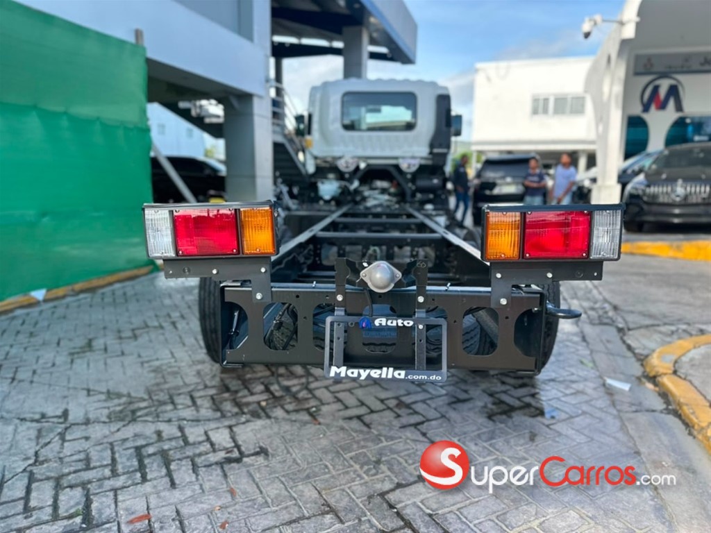 2027 Isuzu FSR — foto 9 / 12