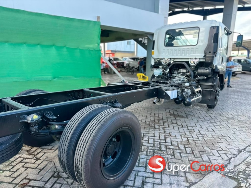 2027 Isuzu FSR — foto 11 / 12