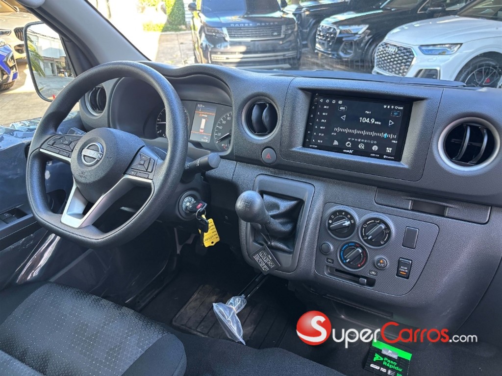 2027 Nissan Urvan — foto 4 / 9