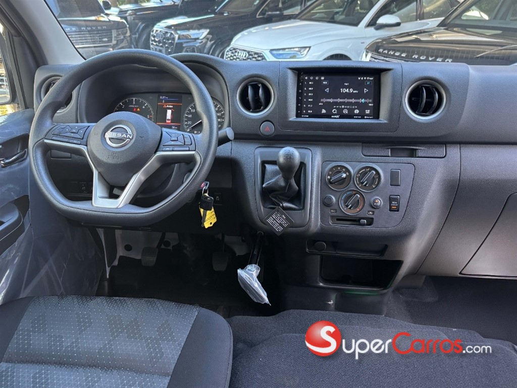 2027 Nissan Urvan — foto 5 / 9