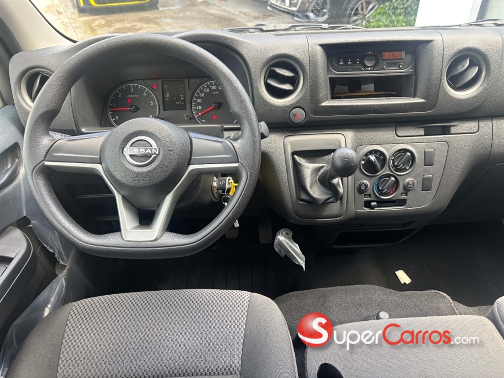 2027 Nissan Urvan Cargo — foto 4 / 8