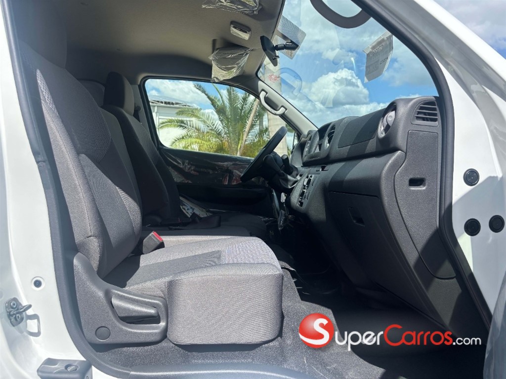 2027 Nissan Urvan Cargo — foto 7 / 8