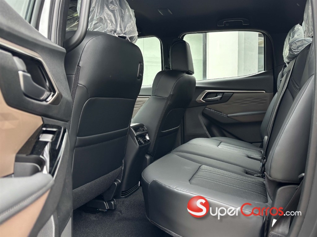 2027 Isuzu DMAX — foto 5 / 7