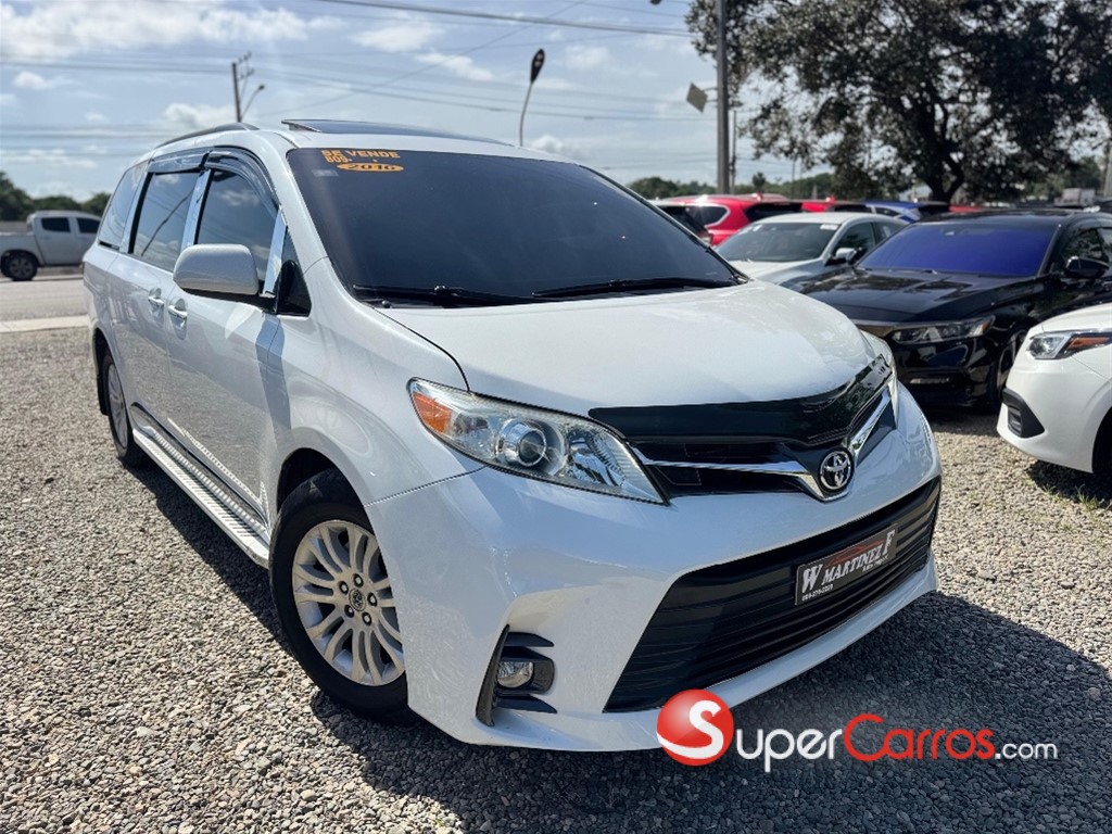2016 Toyota Sienna XLE
