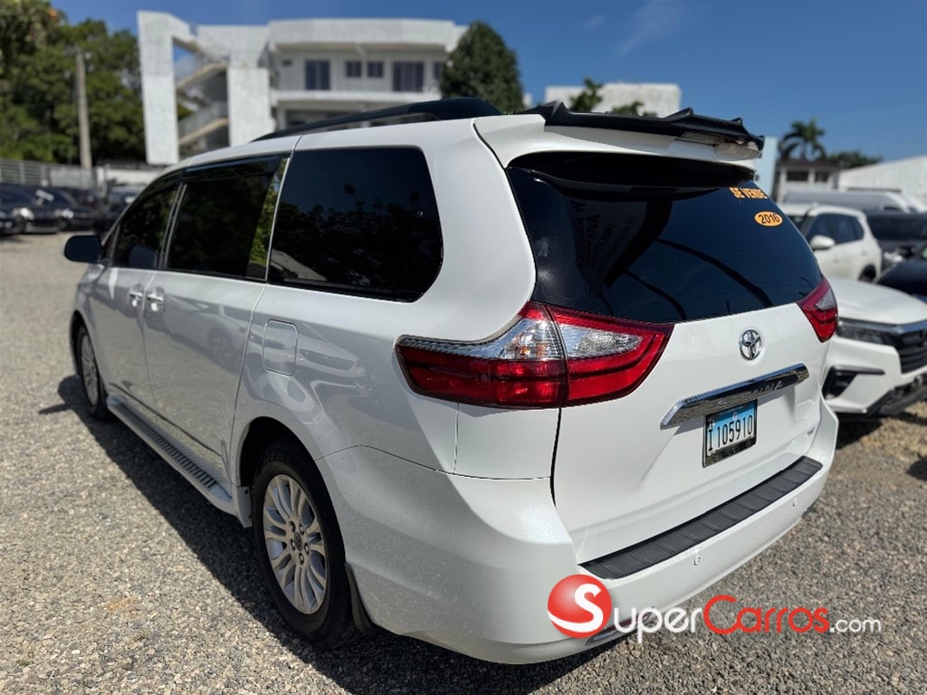 2016 Toyota Sienna XLE — foto 5 / 11