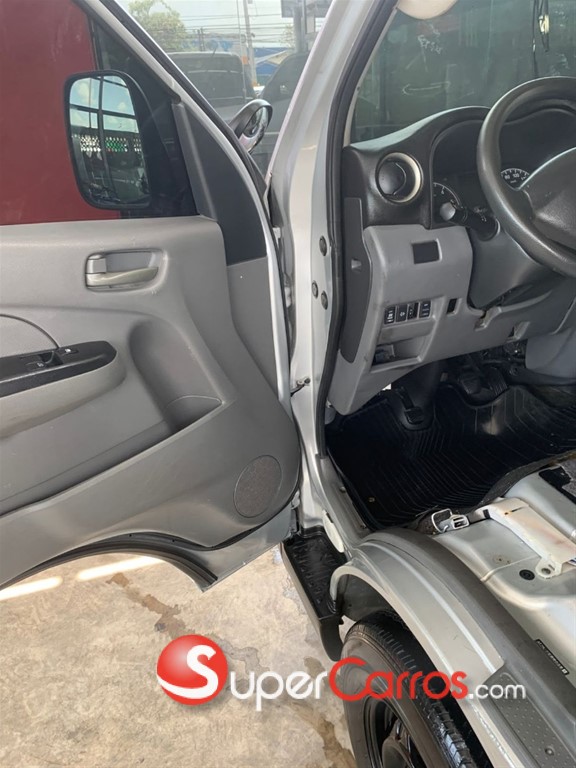 2016 Nissan Caravan — foto 2 / 8