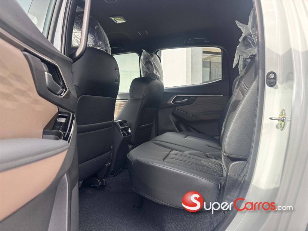 2027 Isuzu DMAX — foto 4 / 7