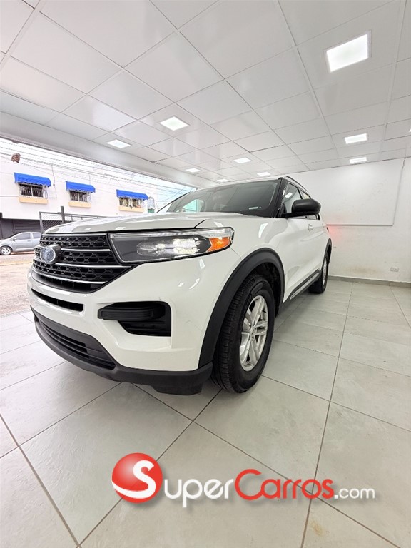 2022 Ford Explorer XLT — foto 8 / 10