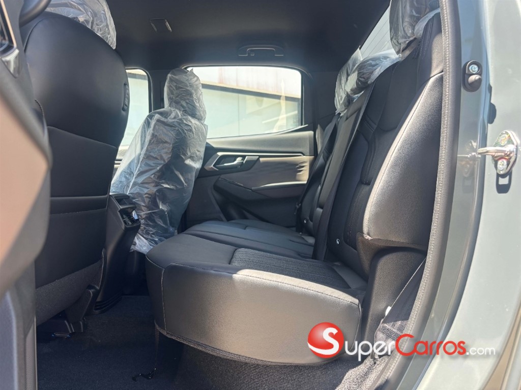 2027 Isuzu DMAX — foto 4 / 7