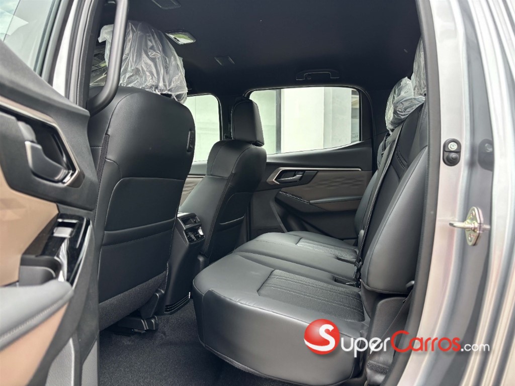 2027 Isuzu DMAX — foto 4 / 7