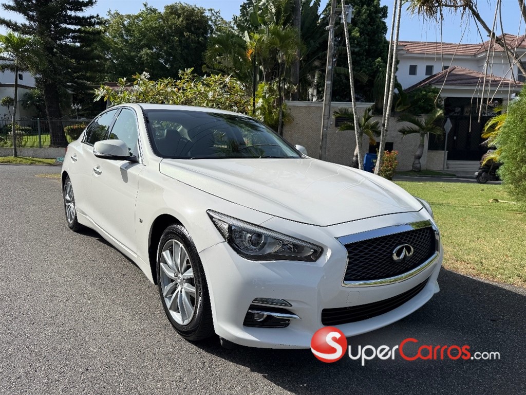 2016 Infiniti Q-50 — foto 2 / 10