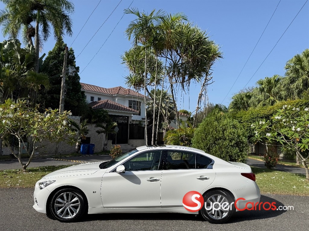 2016 Infiniti Q-50 — foto 3 / 10