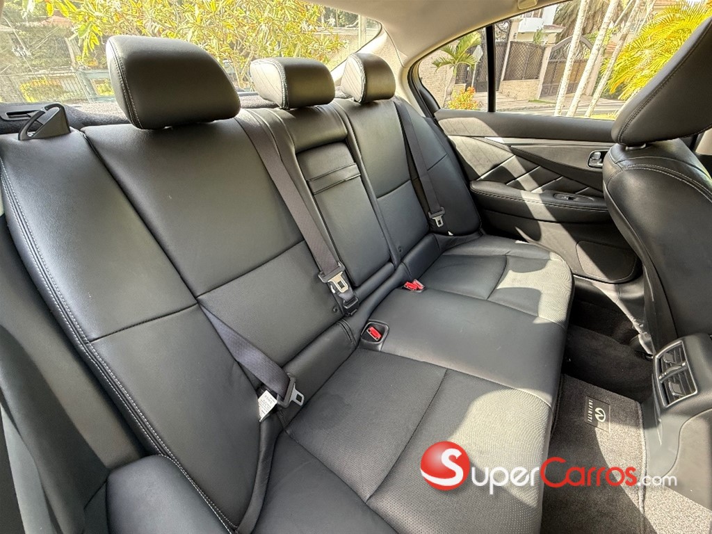 2016 Infiniti Q-50 — foto 10 / 10
