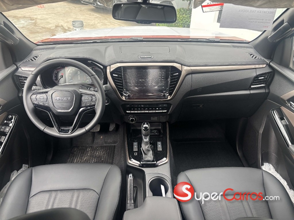 2027 Isuzu DMAX — foto 5 / 7