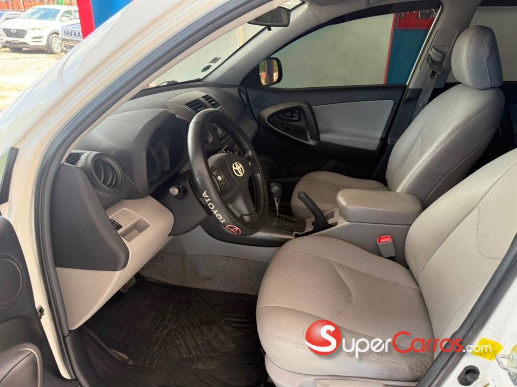 2012 Toyota RAV4 — foto 7 / 12