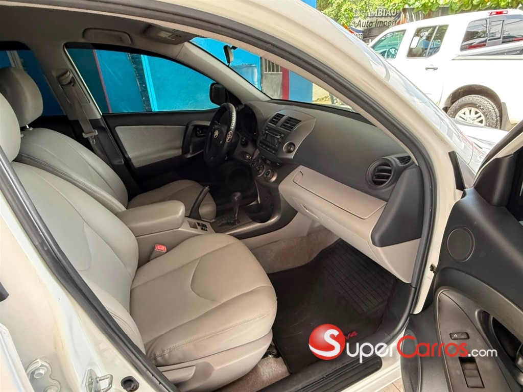 2012 Toyota RAV4 — foto 8 / 12