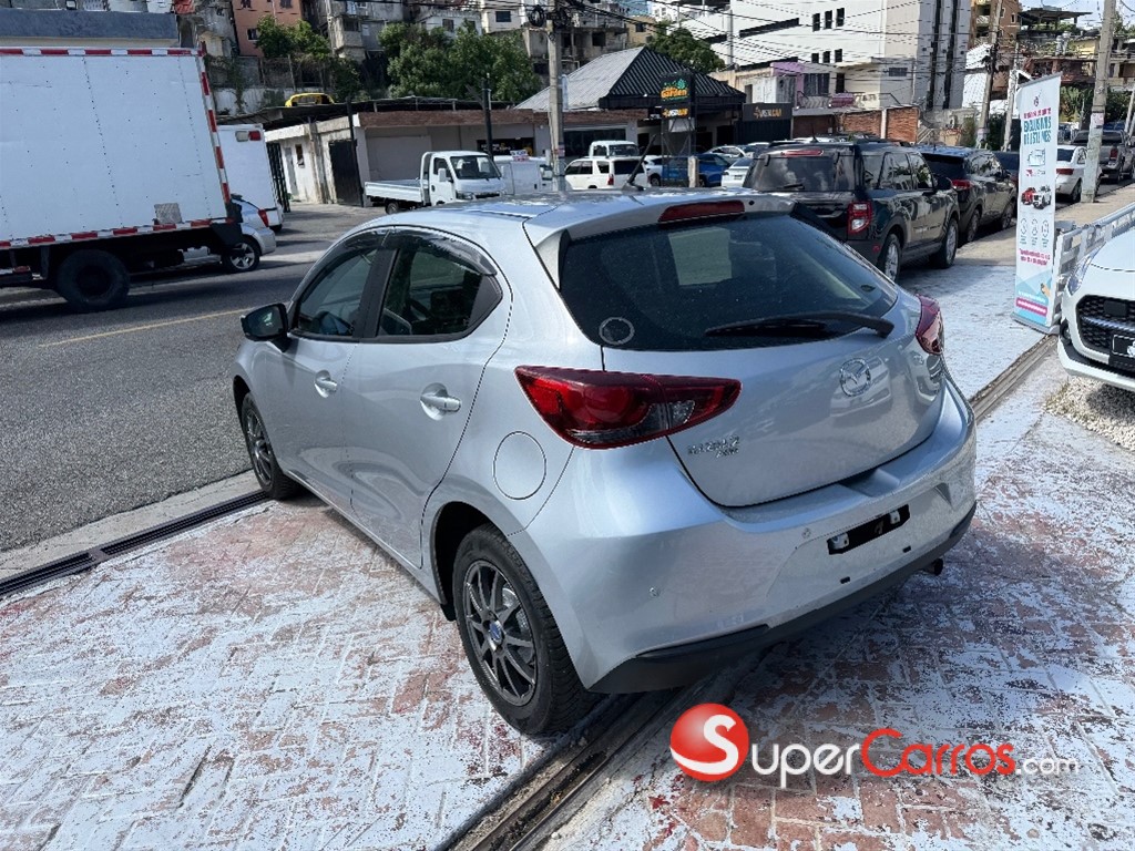 2021 Mazda 2 — foto 6 / 12