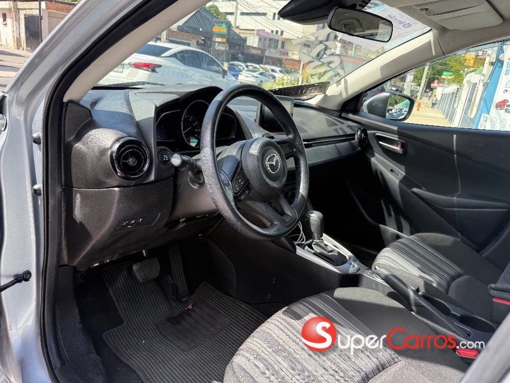 2021 Mazda 2 — foto 10 / 12