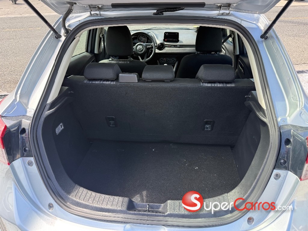 2021 Mazda 2 — foto 11 / 12
