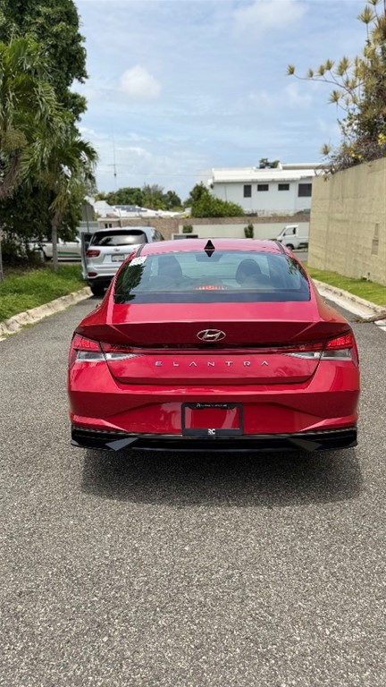 2021 Hyundai Elantra SEL — foto 2 / 8