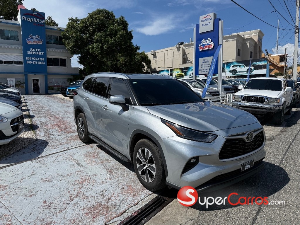 2021 Toyota Highlander Hybrid XLE — foto 2 / 12