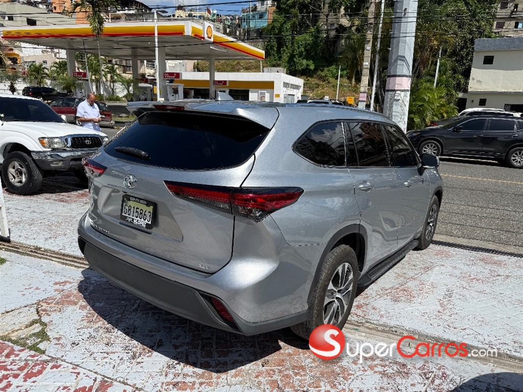 2021 Toyota Highlander Hybrid XLE — foto 4 / 12