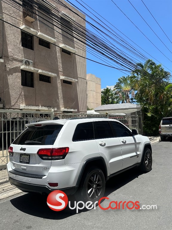 2017 Jeep Grand Cherokee 75 ANIVERSARIO — foto 5 / 10