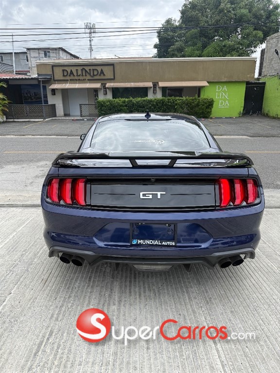 2020 Ford Mustang GT — foto 7 / 12