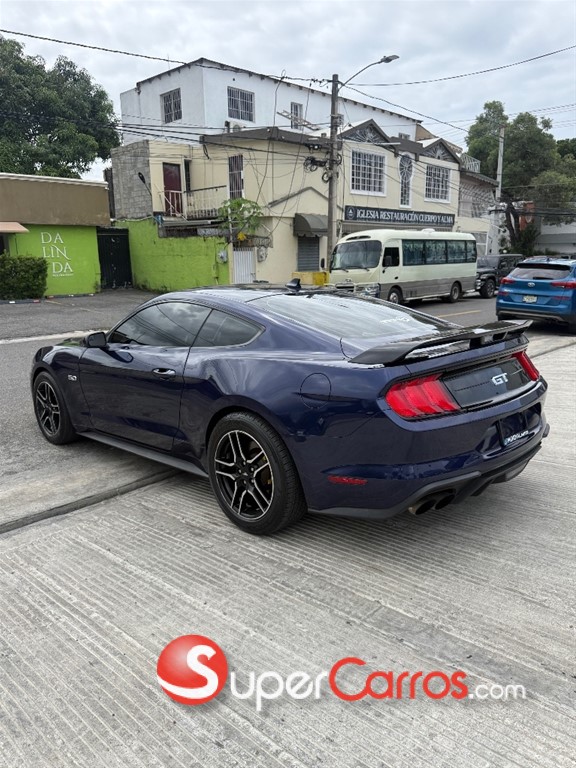 2020 Ford Mustang GT — foto 8 / 12