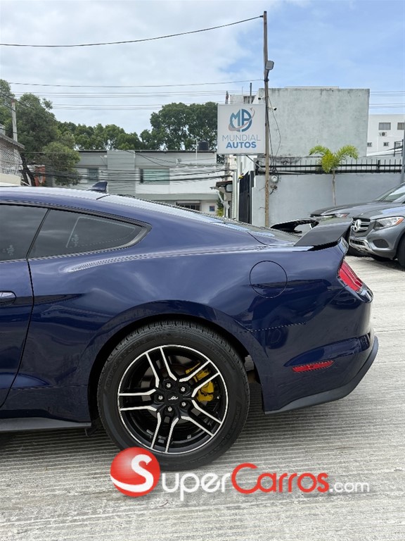 2020 Ford Mustang GT — foto 9 / 12