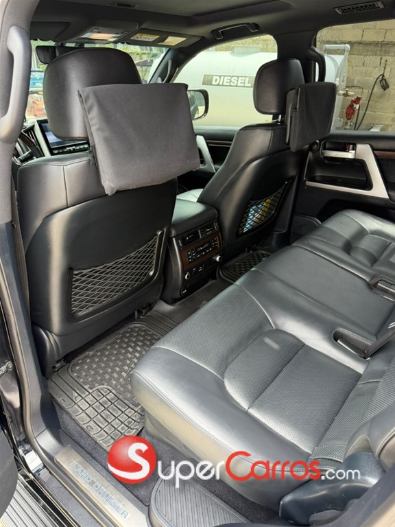 2018 Toyota Land Cruiser VXR — foto 10 / 10