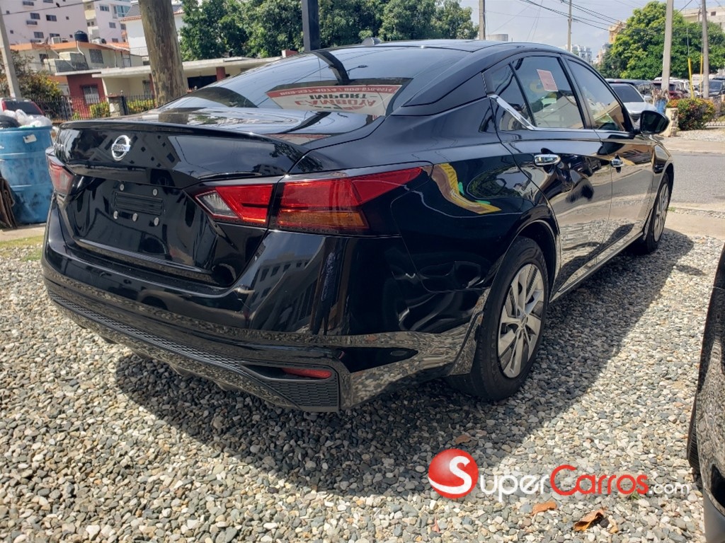 2020 Nissan Altima S — foto 2 / 8
