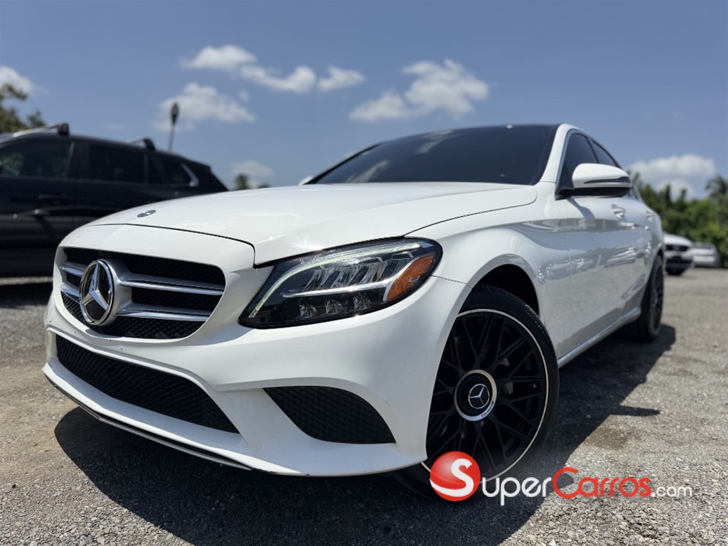 2019 Mercedes-Benz Clase C 300 4 Matic
