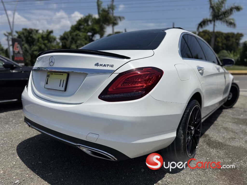 2019 Mercedes-Benz Clase C 300 4 Matic — foto 4 / 9