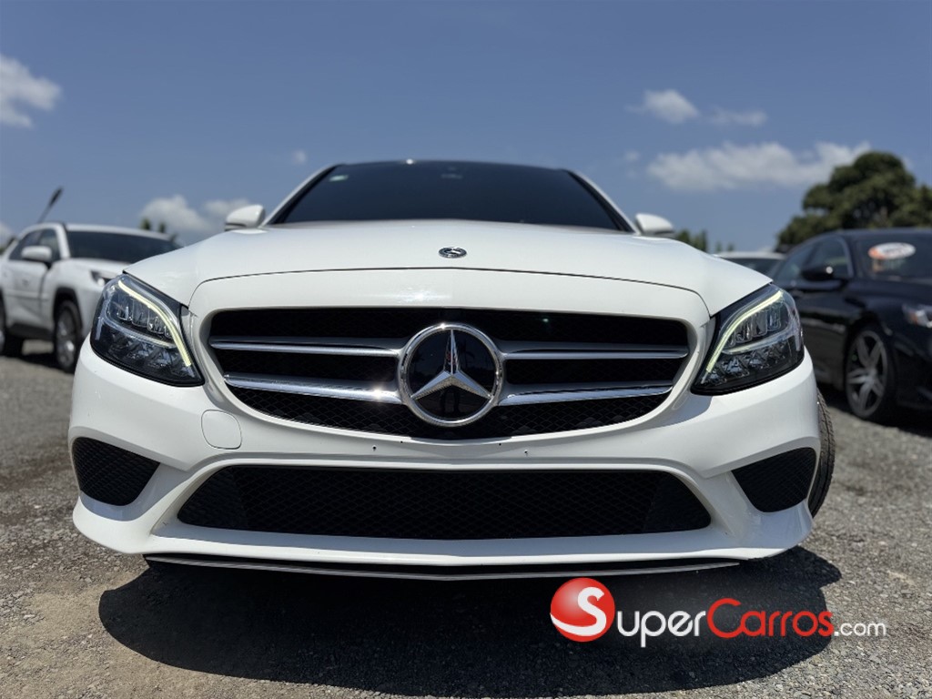 2019 Mercedes-Benz Clase C 300 4 Matic — foto 6 / 9