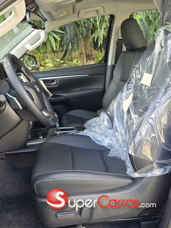2026 Toyota Fortuner DIAMOND — foto 6 / 8