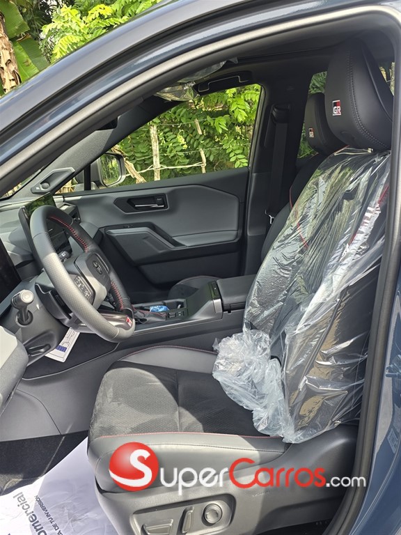 2027 Toyota RAV4 GR Sport — foto 6 / 8