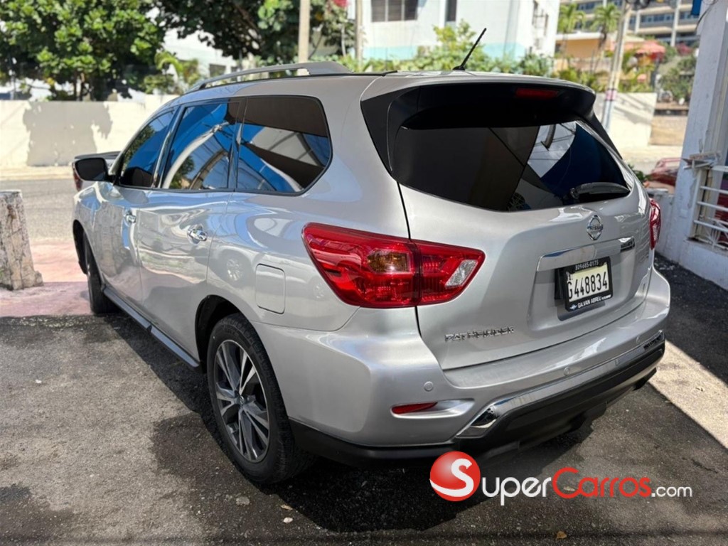 2019 Nissan Pathfinder Limited — foto 7 / 10