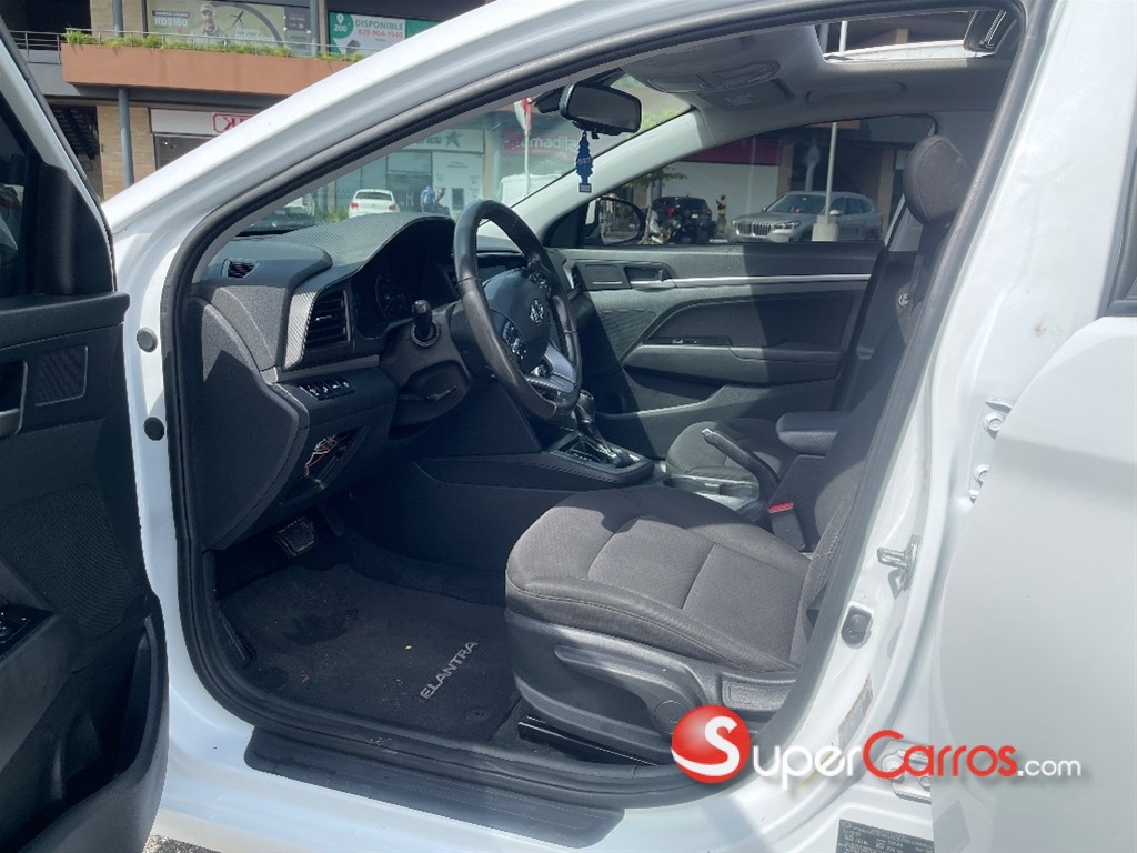 2020 Hyundai Elantra Value Edition — foto 9 / 12