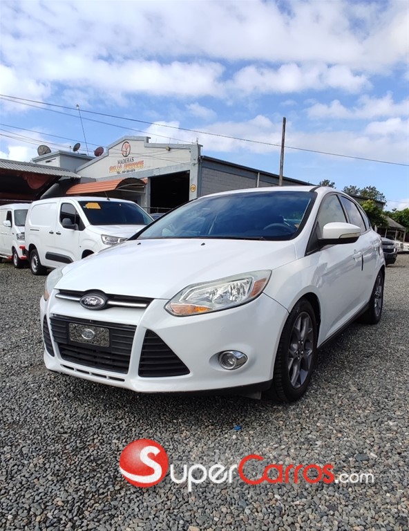 2015 Ford Focus Hatchback — foto 3 / 8