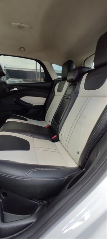 2015 Ford Focus Hatchback — foto 5 / 8