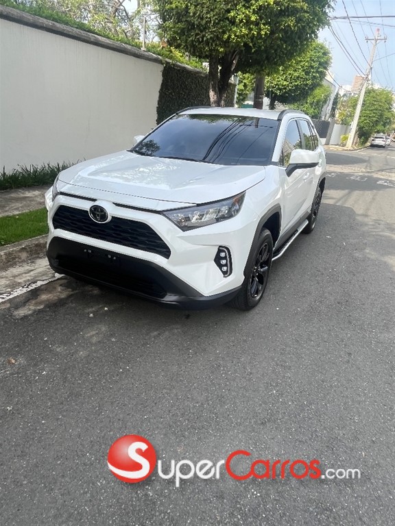 2022 Toyota RAV4 LE — foto 2 / 11