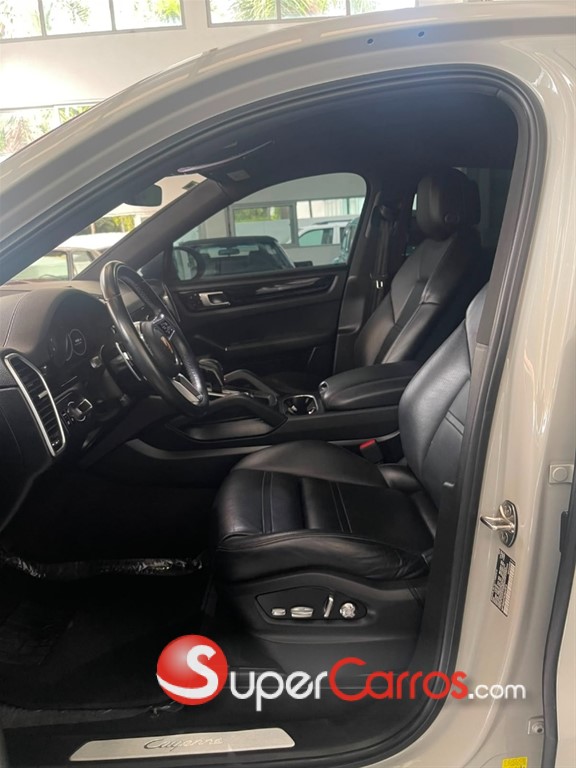 2020 Porsche Cayenne Coupe — foto 7 / 12