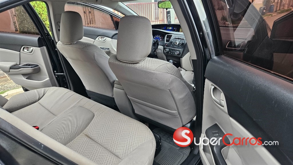 2015 Honda Civic — foto 8 / 12
