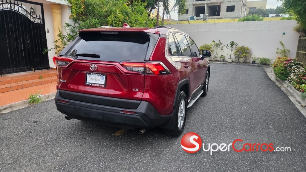 2021 Toyota RAV4 — foto 2 / 12