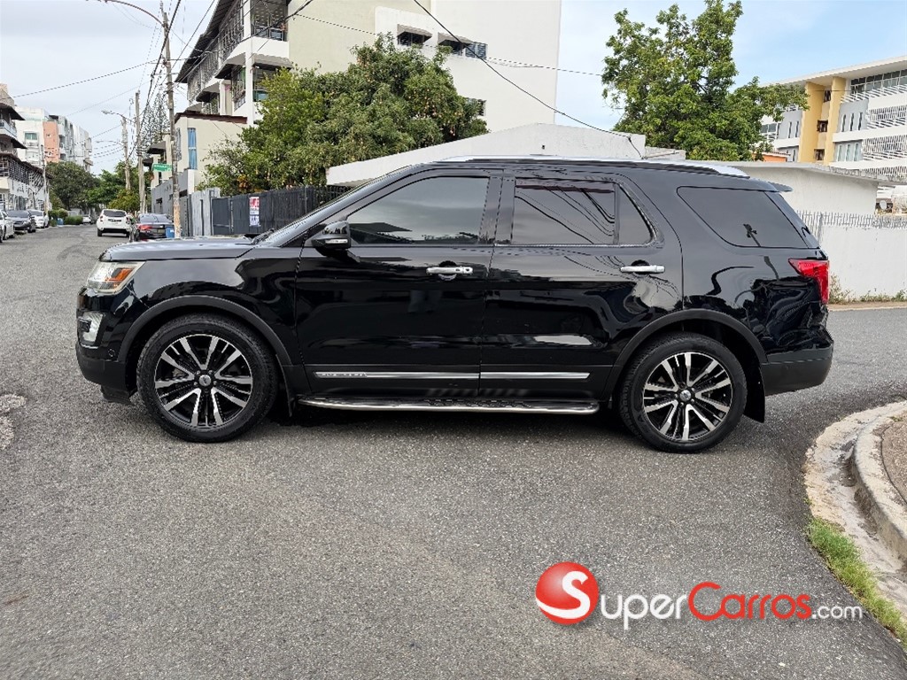 2016 Ford Explorer Platinum — foto 7 / 12