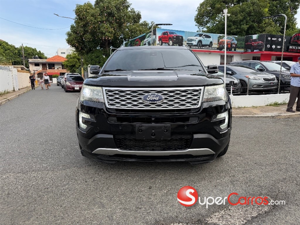 2016 Ford Explorer Platinum — foto 9 / 12